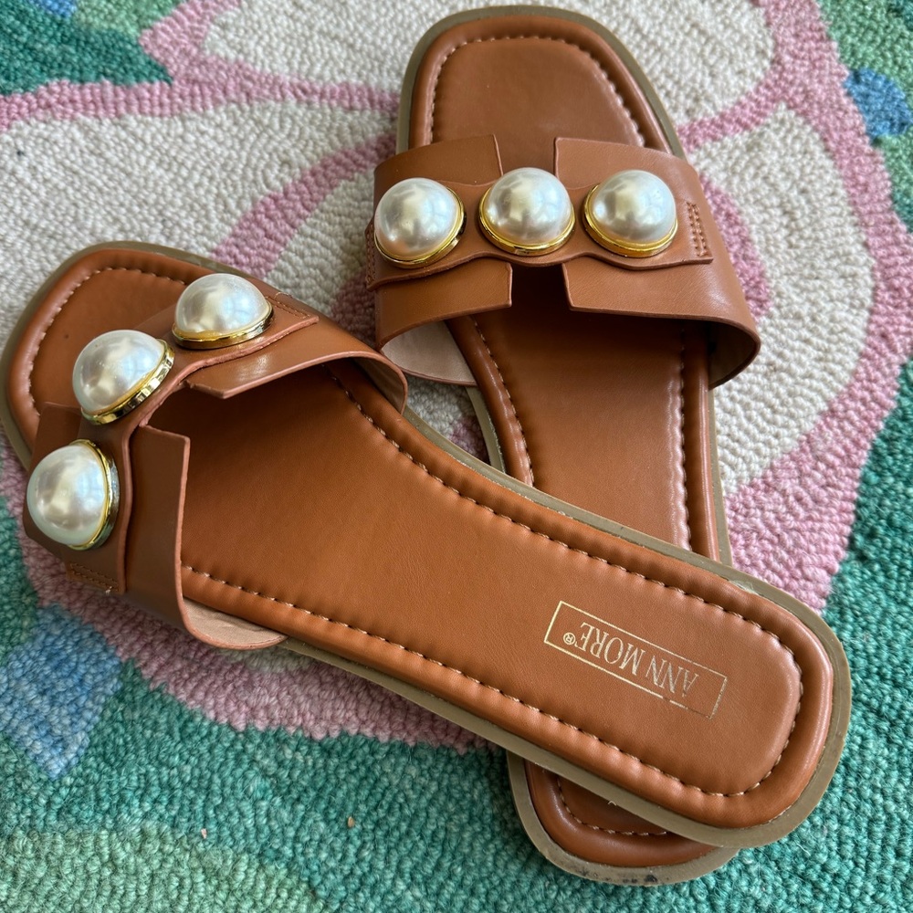 Ann More 3 Pearl tan sandals. Size 9 - Picture 3 of 6